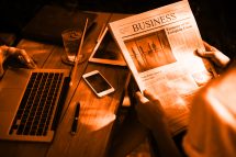 Un mayor número de lectores acceden a las noticias de prensa en redes sociales frente al papel