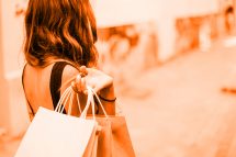 Los jóvenes centennials cambian la forma de comprar en las tiendas físicas